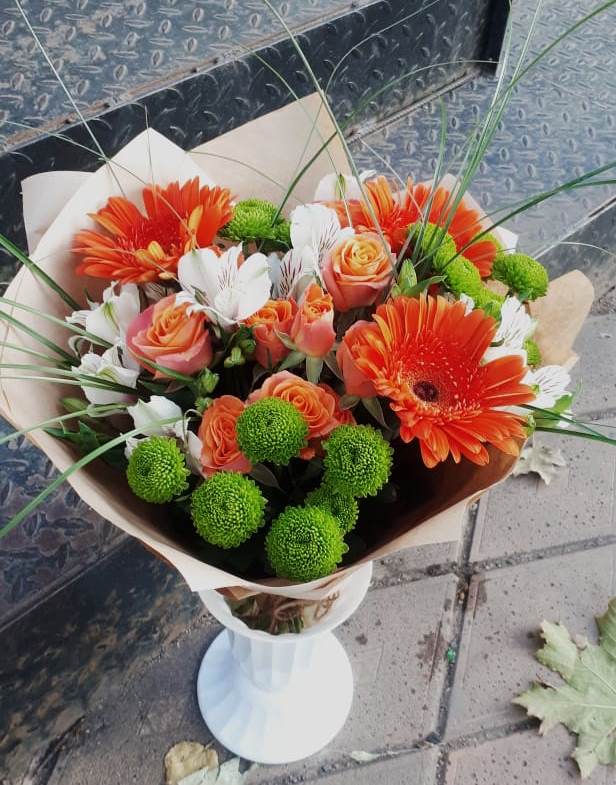 Букет цветов из: Герберы, Хризантемы, Альстромерии и Розы в Вешкайме