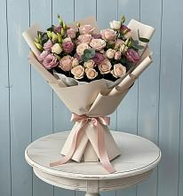 Букет цветов из:  Розы и Лизиантусы в Вешкайме