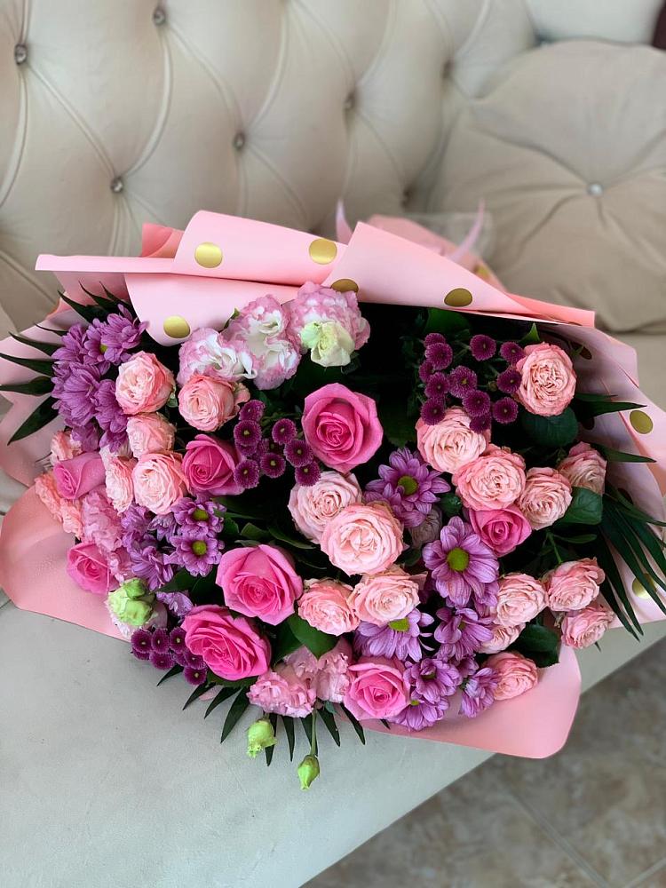 Букет цветов из: Хризантемы, Розы и Лизиантусы в Вешкайме