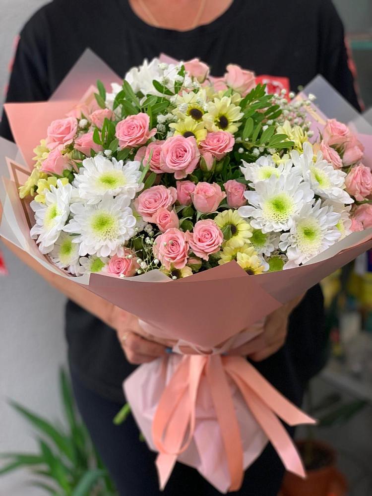 Букет цветов из: Розы и Хризантемы в Вешкайме