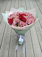 Букет цветов из:  Альстромерии в Вешкайме