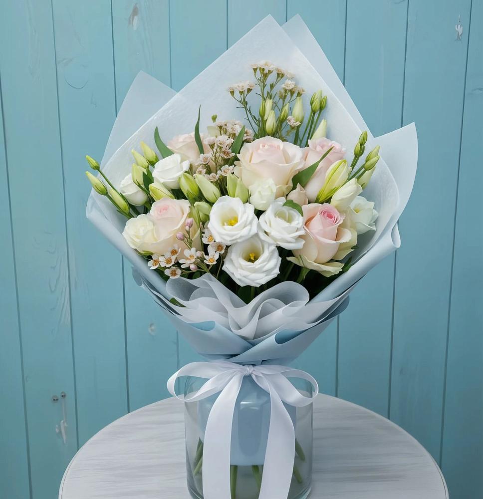 Букет цветов из: Розы и Лизиантусы в Вешкайме