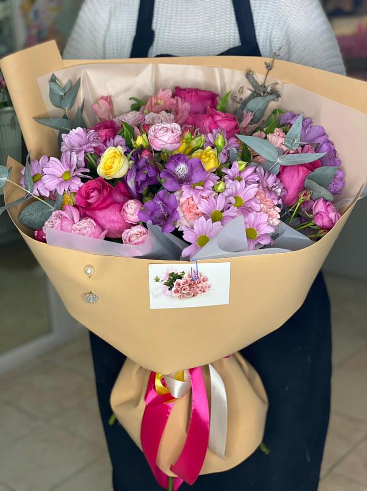 Букет цветов из: Хризантемы, Гвоздики и Альстромерии в Вешкайме