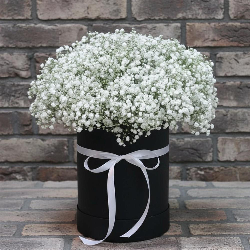 Цветочная композиция из Гипсофила в шляпной коробке в Вешкайме