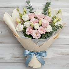 Букет цветов из:  Лизиантусы в Вешкайме