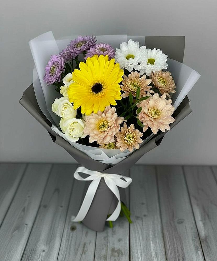 Букет цветов из: Розы, Герберы и Хризантемы в Вешкайме