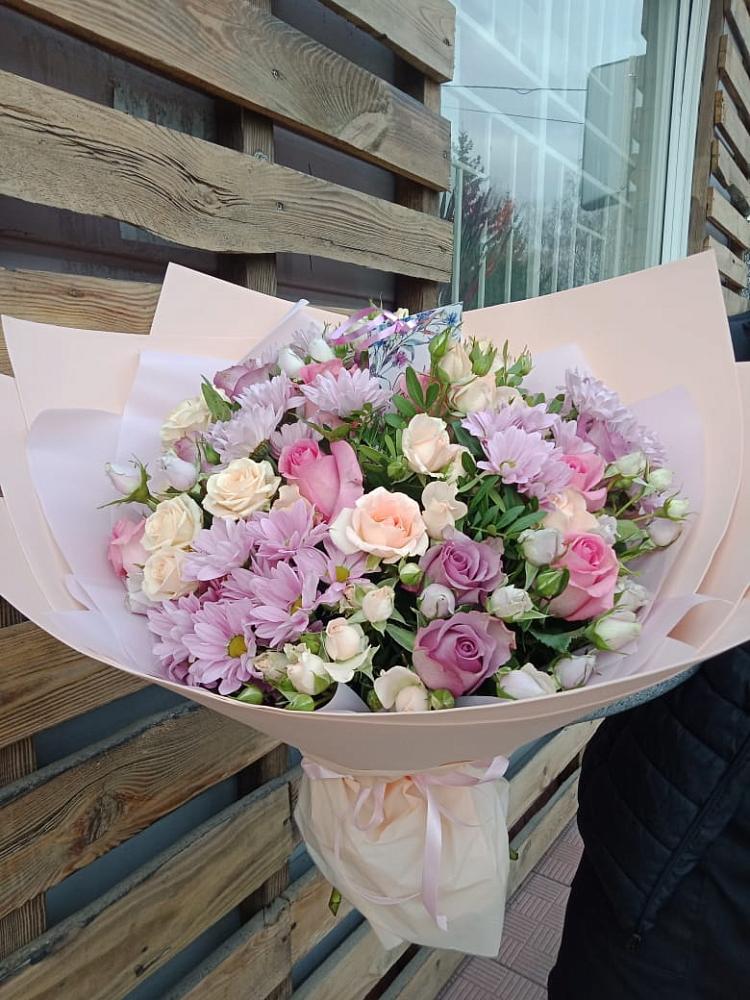 Букет цветов из: Розы и Хризантемы в Вешкайме