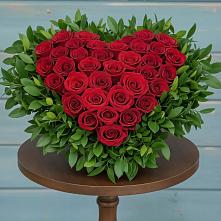 Цветочная композиция из Розы в виде сердца в Вешкайме