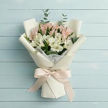 Букет цветов из:  Альстромерии в Вешкайме