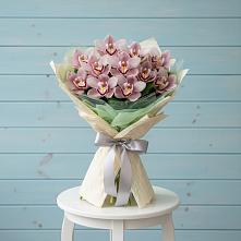 Букет цветов из:  Орхидеи и Розы в Вешкайме