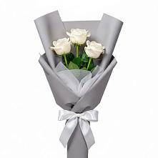Букет 3 белые розы в Вешкайме