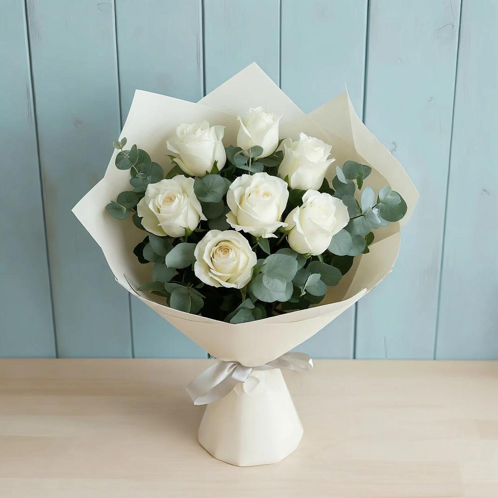 Букет Белые розы в Эвкалипте в Вешкайме