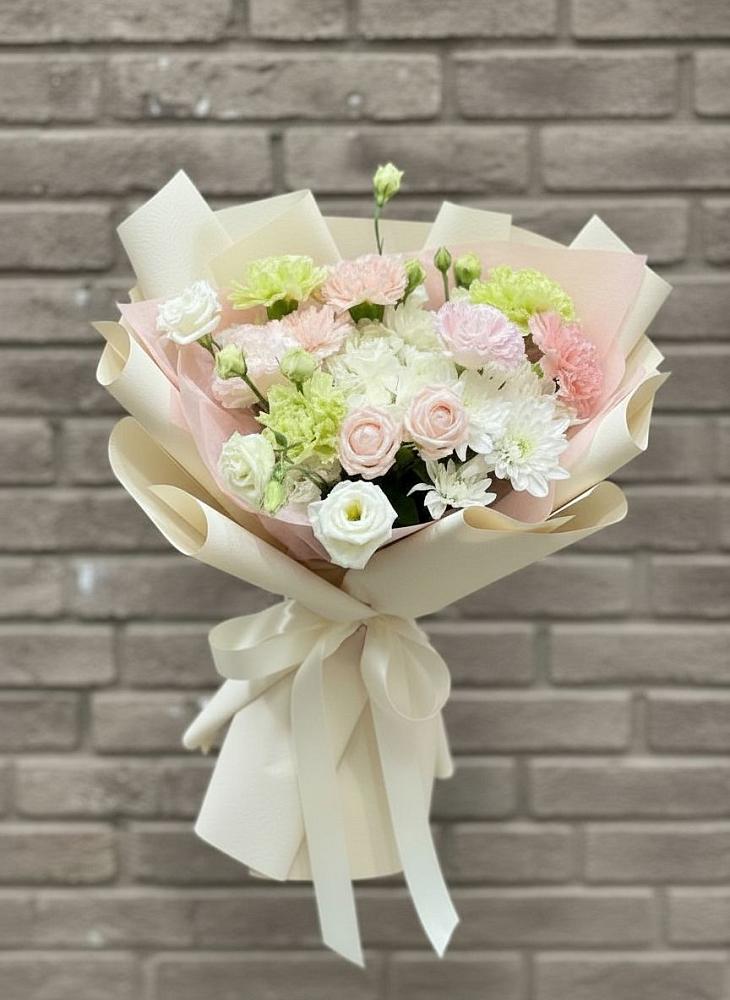 Букет цветов из: Гвоздики, Розы, Лизиантусы и Хризантемы в Вешкайме