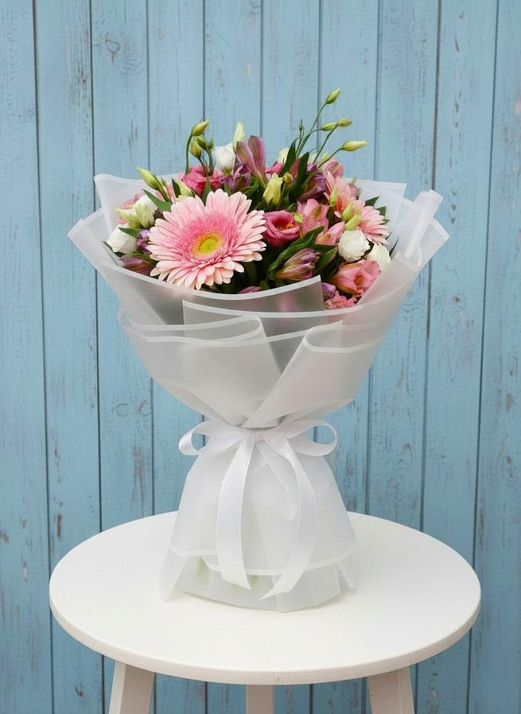 Букет цветов из: Герберы, Альстромерии и Лизиантусы в Вешкайме