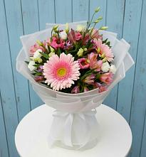 Букет цветов из:  Герберы, Альстромерии и Лизиантусы в Вешкайме
