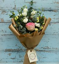 Букет цветов из:  Розы и Лизиантусы в Вешкайме