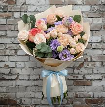 Букет цветов из:  Розы, Лизиантусы и Гвоздики в Вешкайме